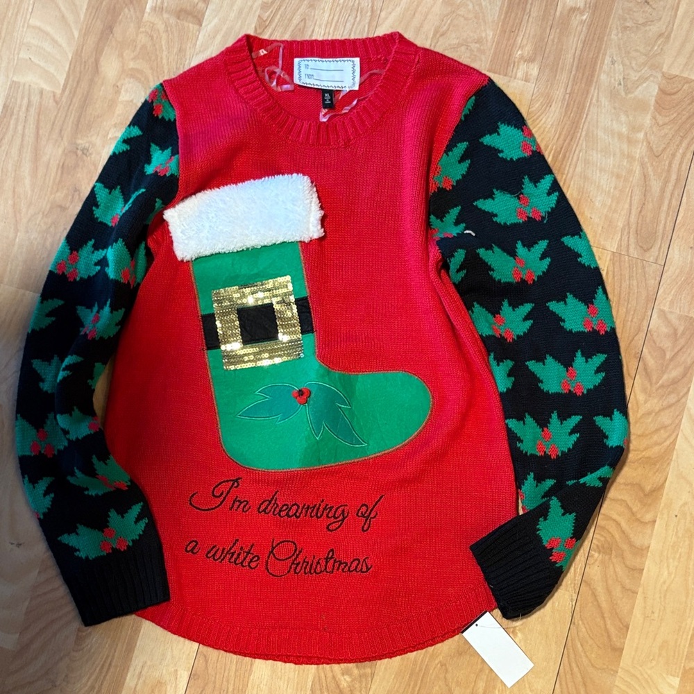 Women’s Festive Red and Green Christmas Sweater XL nwt